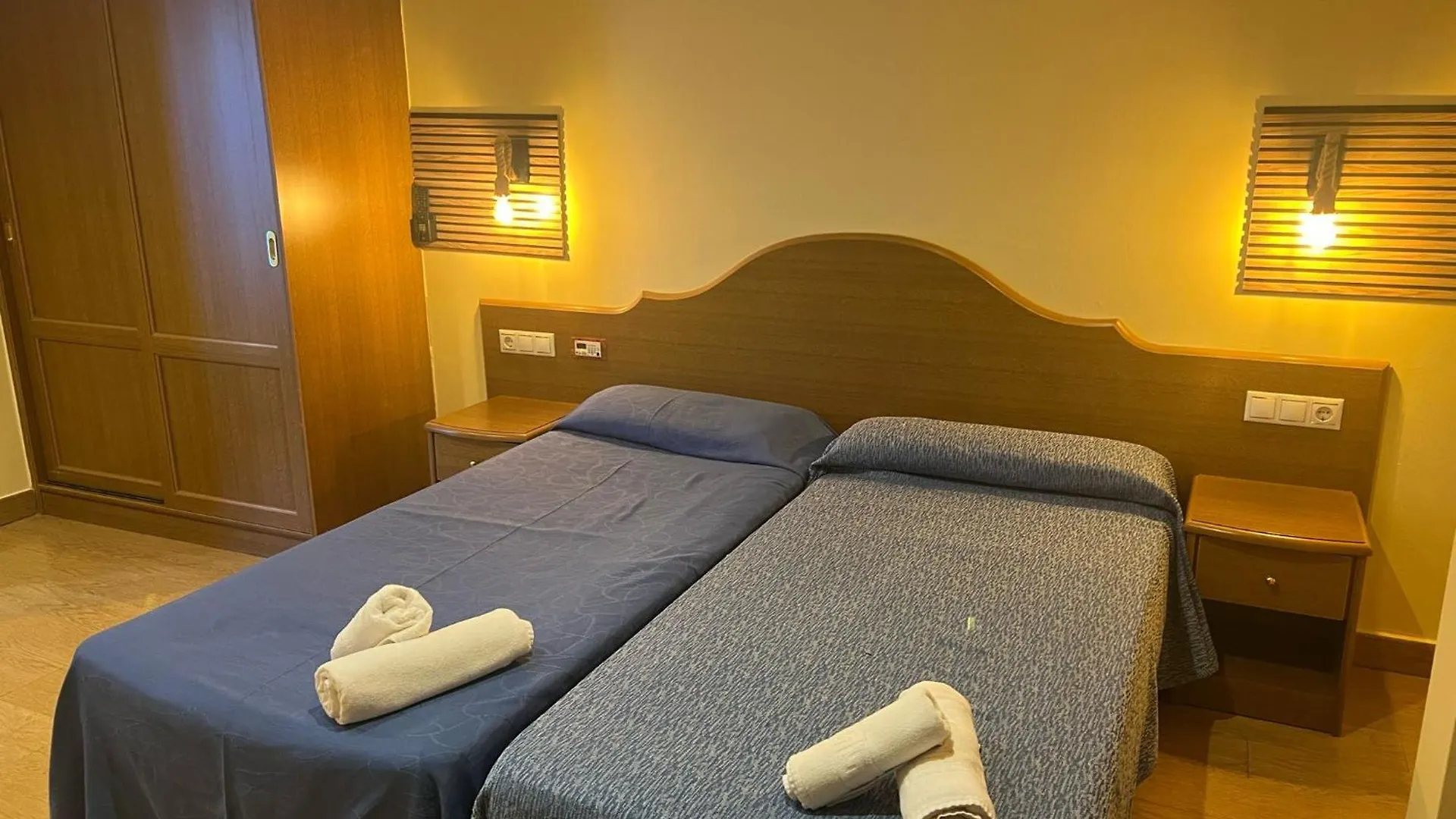 Hotel Portofino By Insidehome Empuriabrava 3*,  Španělsko